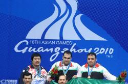 雷速体育下载-球员在比赛中一展身手获得成功