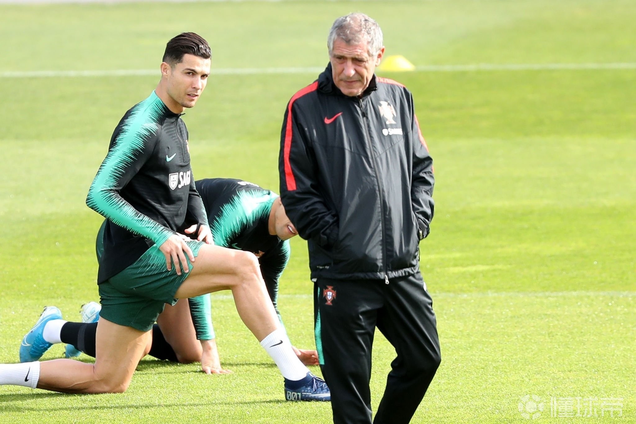 关于焦点对决火热展开欧预赛两队积极备战的信息 关于焦点对决火热展开欧预赛两队积极备战的信息