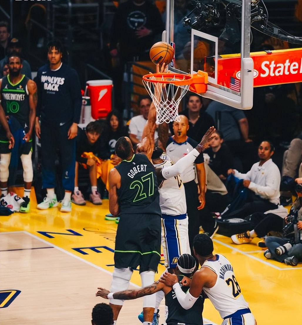 NBA战术调整奏效,成功扭转局势的简单介绍 NBA战术调整奏效,成功扭转局势的简单介绍