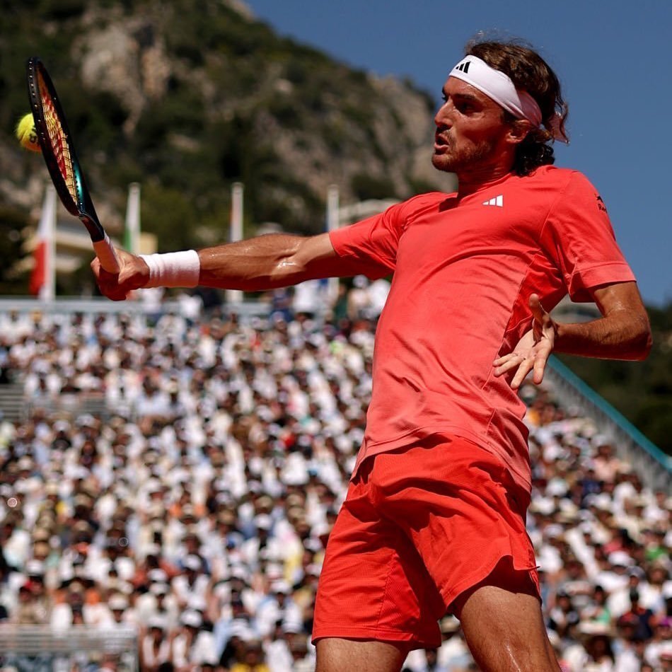 戴维斯杯翻盘年终总决赛,西西帕斯点燃赛场 戴维斯杯翻盘年终总决赛,西西帕斯点燃赛场